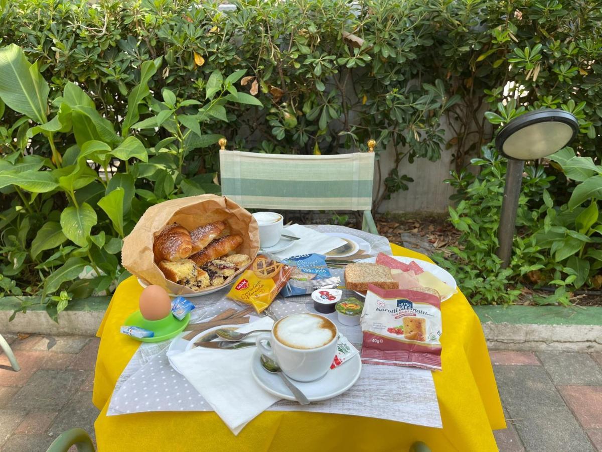 Hotel Montebello Riccione Ngoại thất bức ảnh