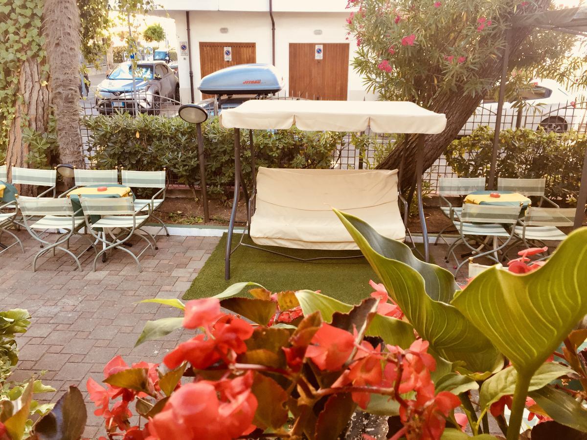 Hotel Montebello Riccione Ngoại thất bức ảnh